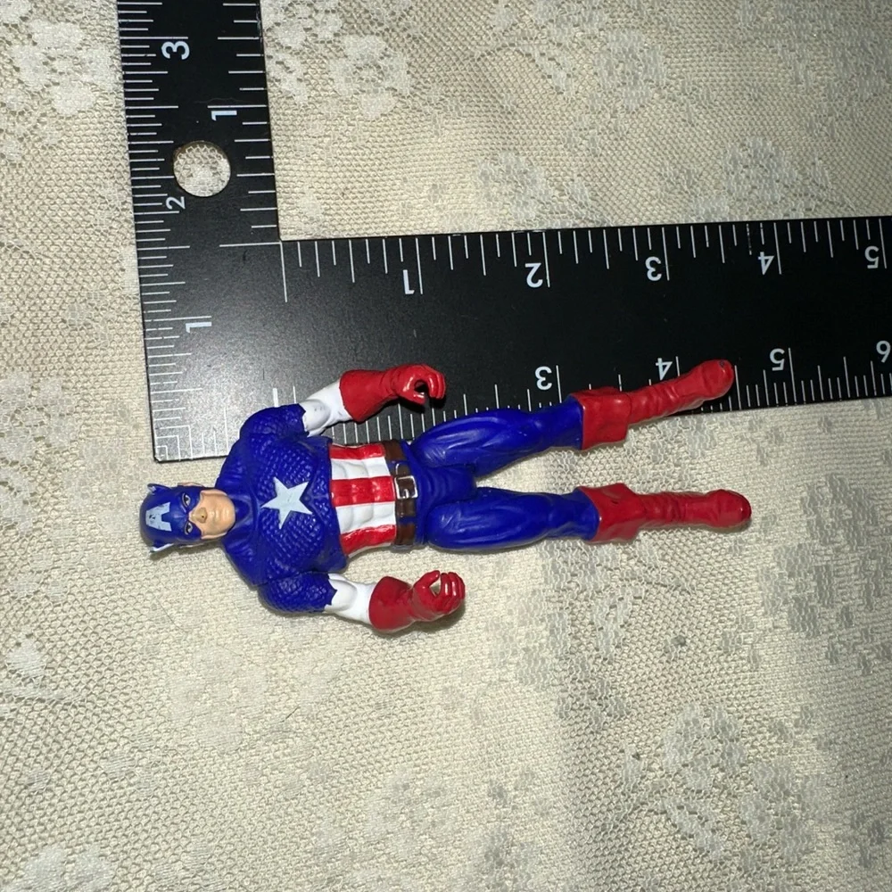 Captain America 4” Inch Action Figure by Hasbro 2011 Marvel Universe Cake Topper
